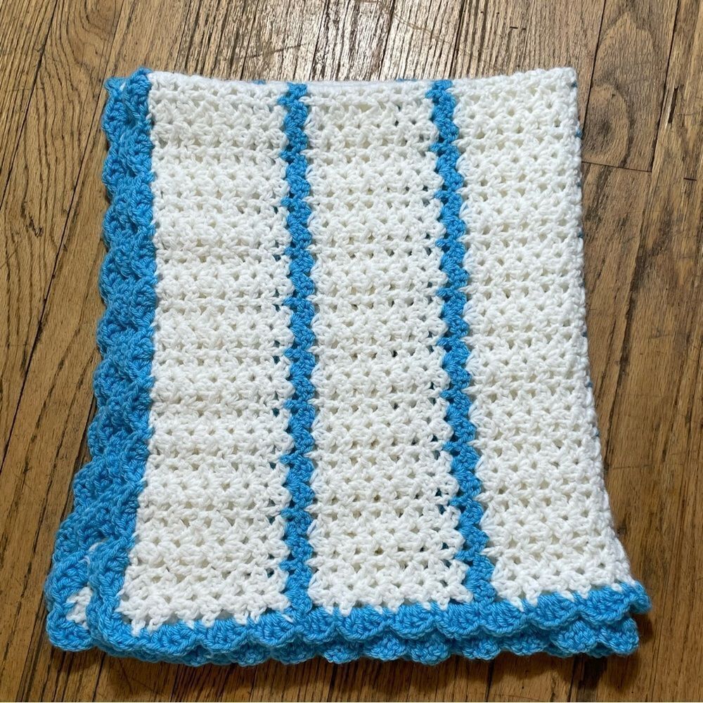 HAND MADE BABY BLANKET - Picture 2 of 4